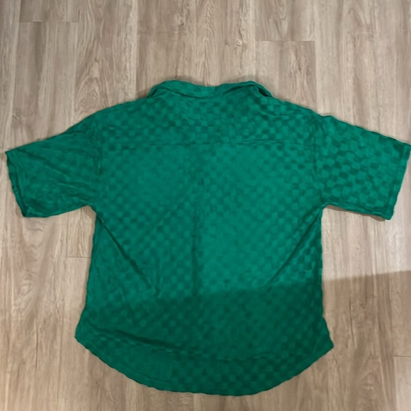 Beautiful ‘Bailey Rose’ Boutique Brand Oversized Button down in Green size M - Picture 4 of 6